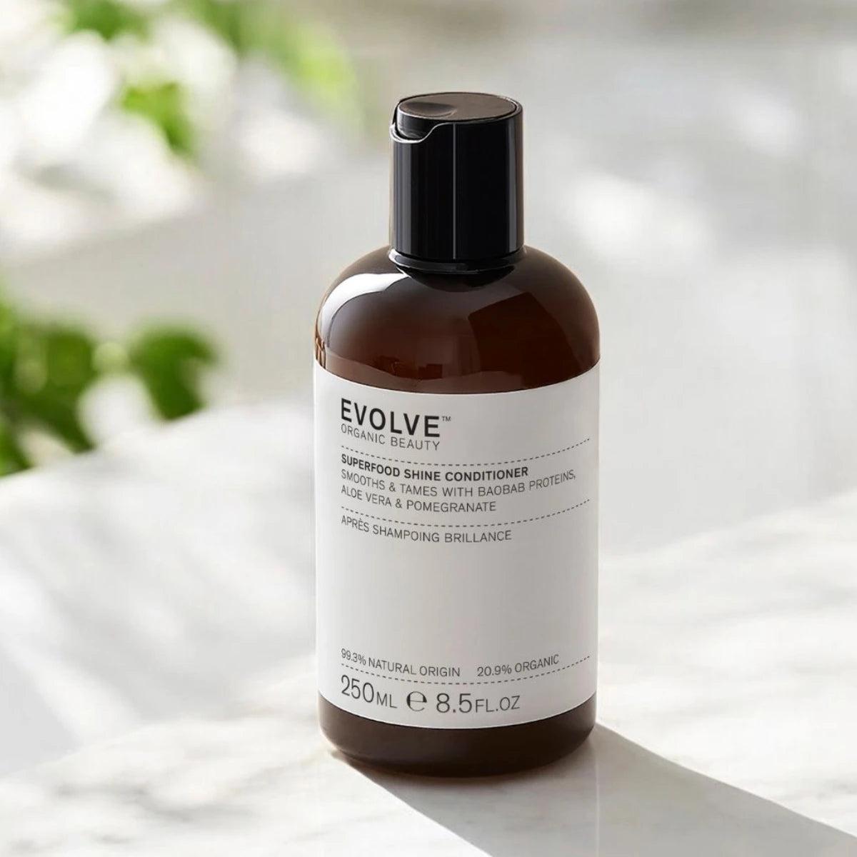 EVOLVE Superfood Shine Hoitoaine 250 ml vahvistaa hiuksia