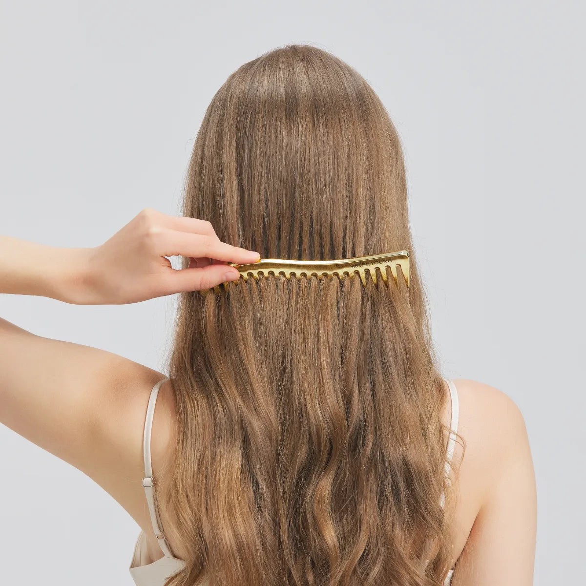 SisterYoung ZURI GOLD Hiuskampa – erityisesti kiharille hiuksille