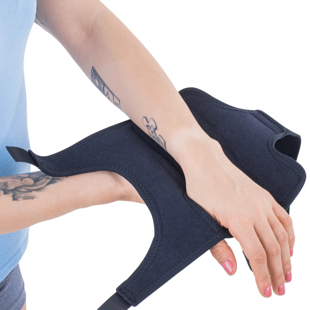 Triamed kiinteä rannetuki lastalla anatomisesti muotoiltu ja pehmustettu