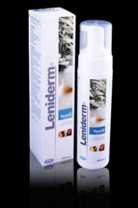 LENIDERM PUHDISTUSVAAHTO KISSOILLE JA KOIRILLE 200 ML